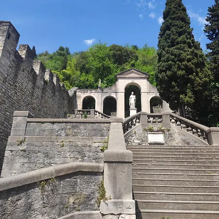 Torre Ca Emo, La Mansarda Di Serravalle 3* ויטוריו ונטו